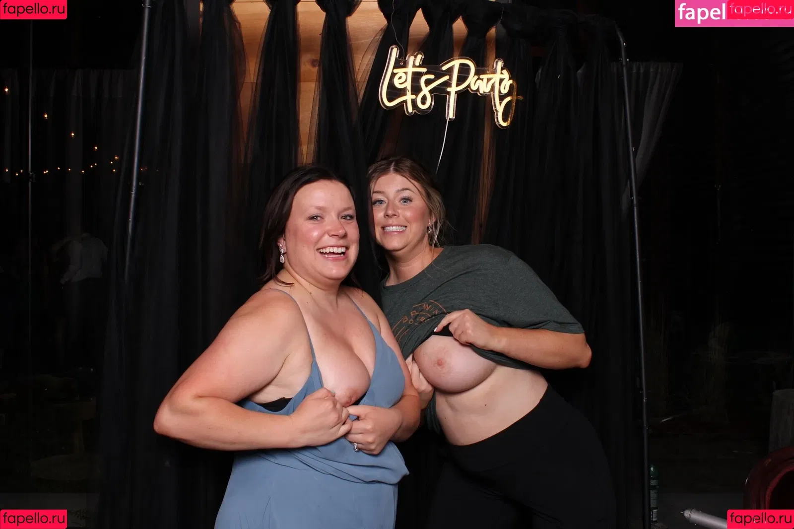Photobox Flashes Onlyfans Photo Gallery 