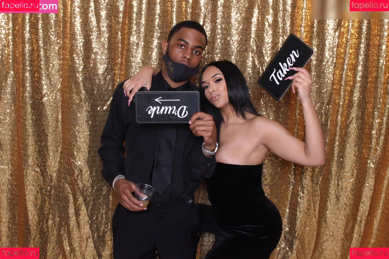 Photobox Flashes Onlyfans Photo Gallery 
