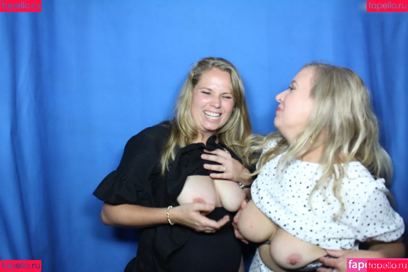 Photobox Flashes Onlyfans Photo Gallery 