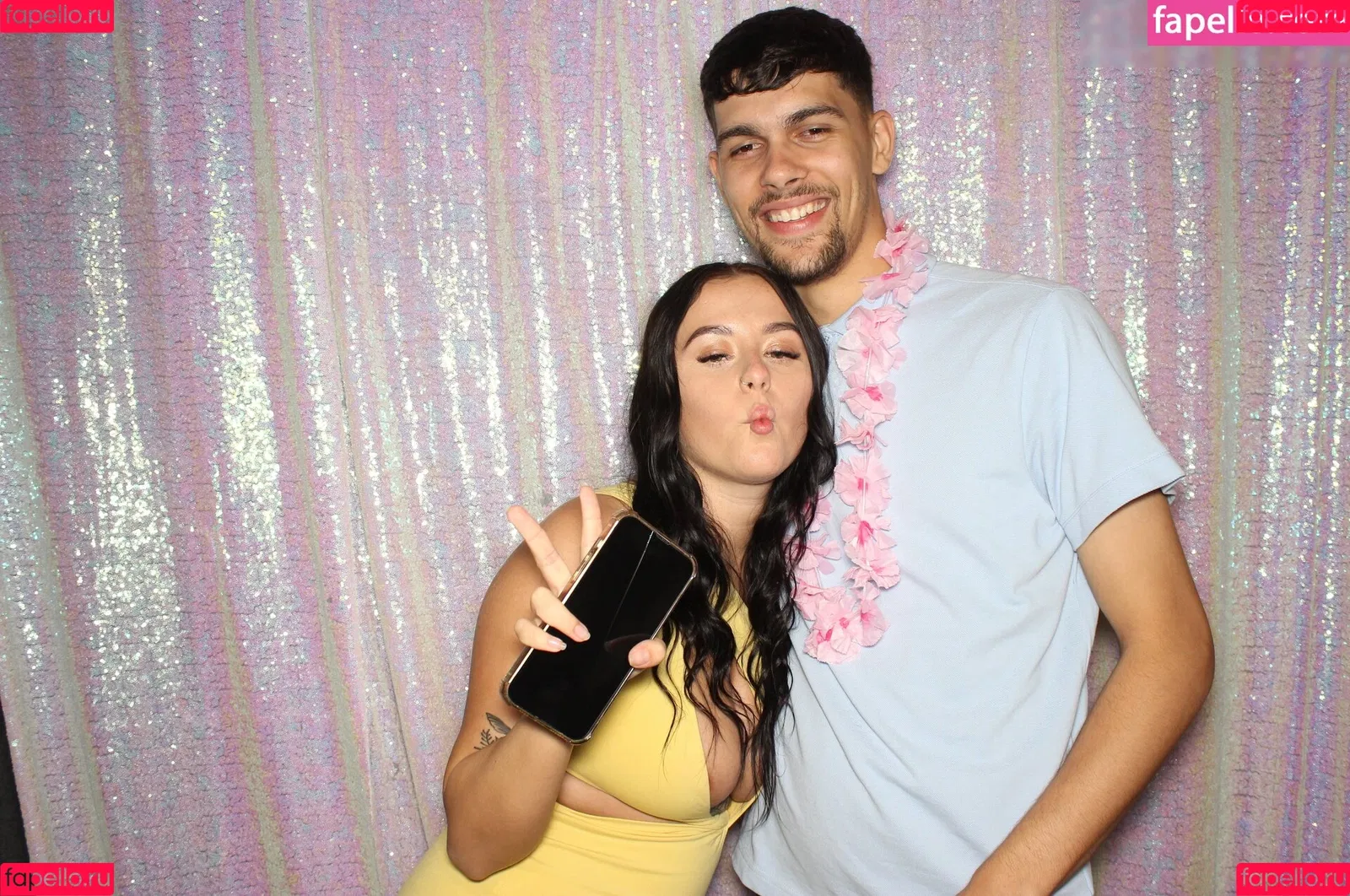 Photobox Flashes Onlyfans Photo Gallery 