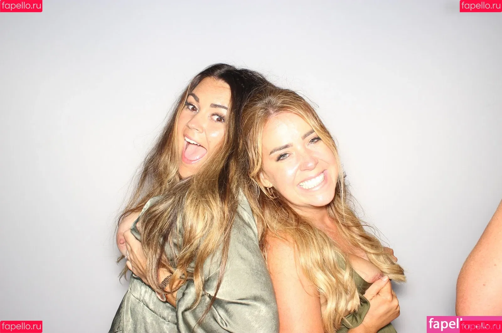 Photobox Flashes Onlyfans Photo Gallery 