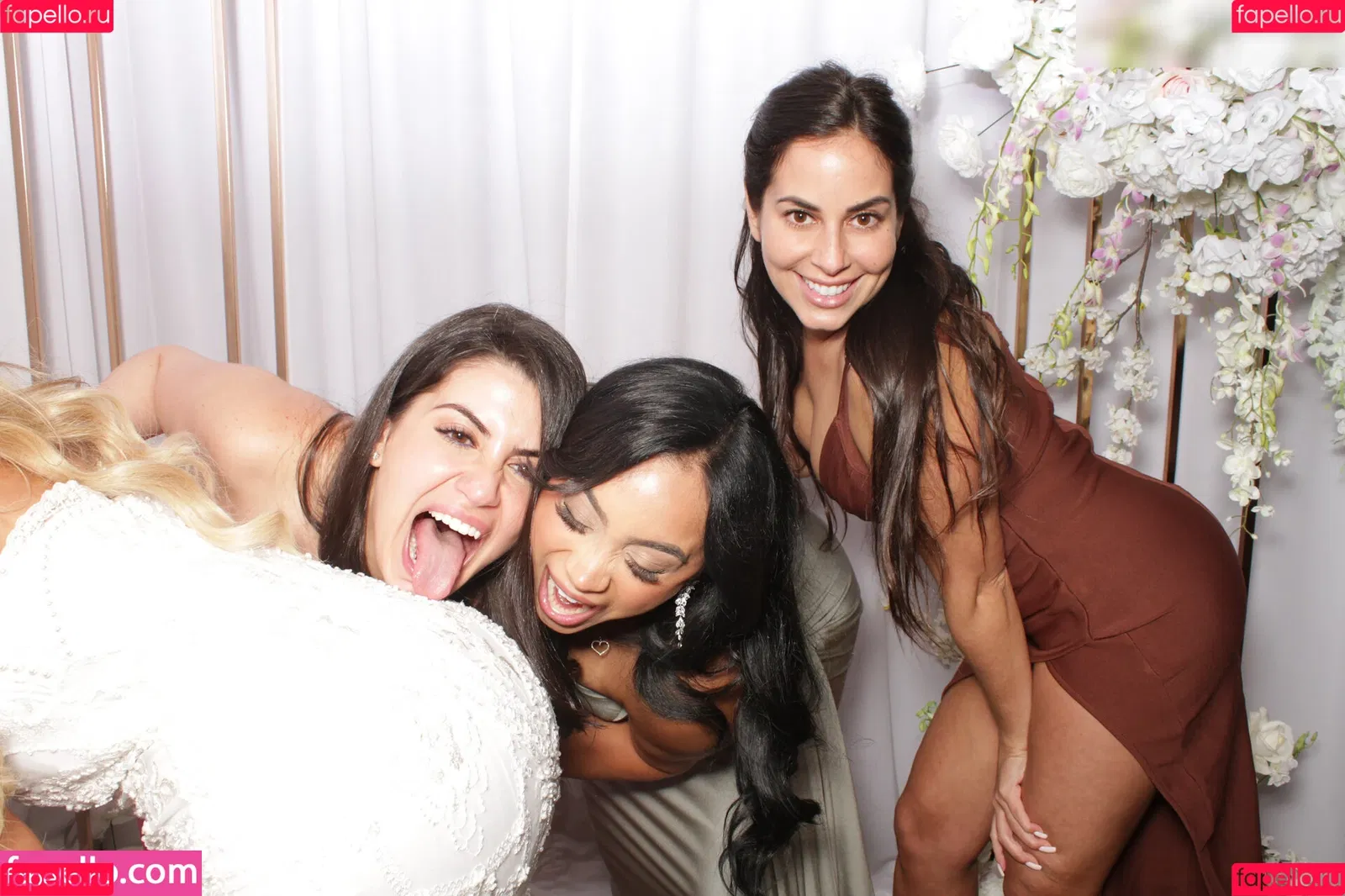 Photobox Flashes Onlyfans Photo Gallery 