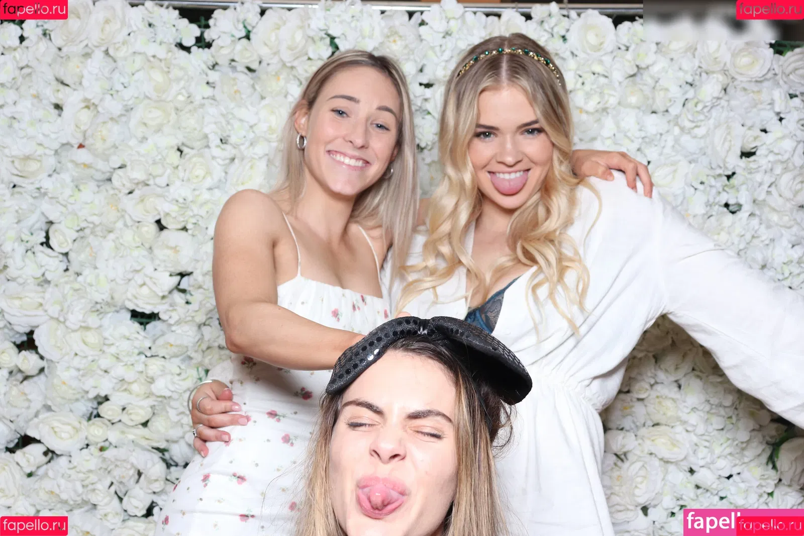 Photobox Flashes Onlyfans Photo Gallery 