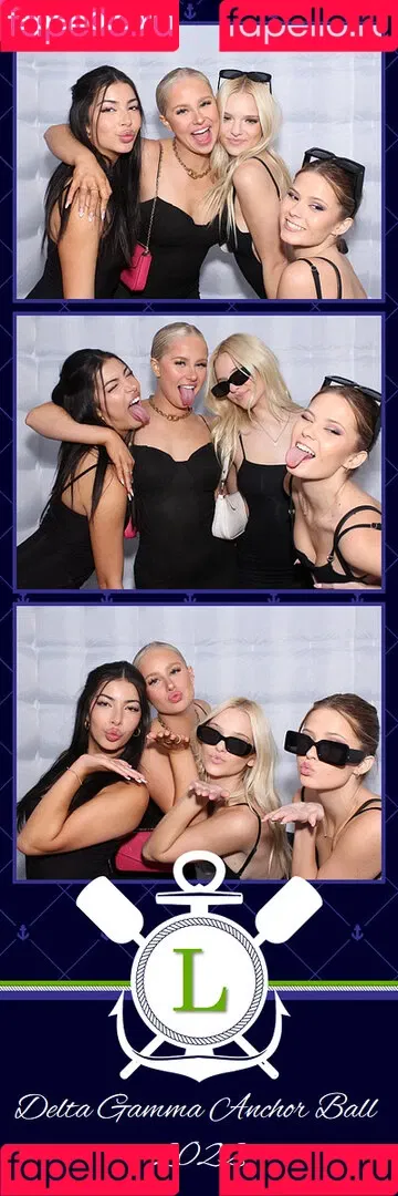 Photobox Flashes Onlyfans Photo Gallery 