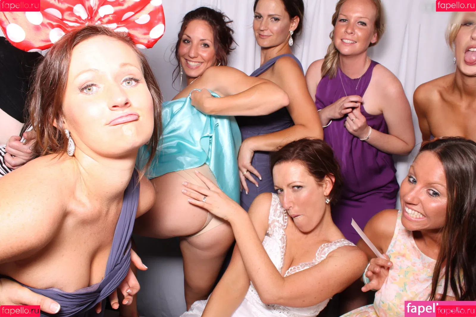 Photobox Flashes Onlyfans Photo Gallery 