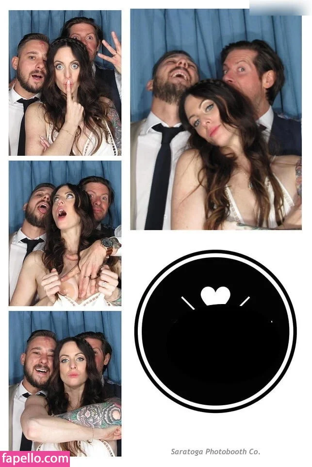 Photobox Flashes Onlyfans Photo Gallery 