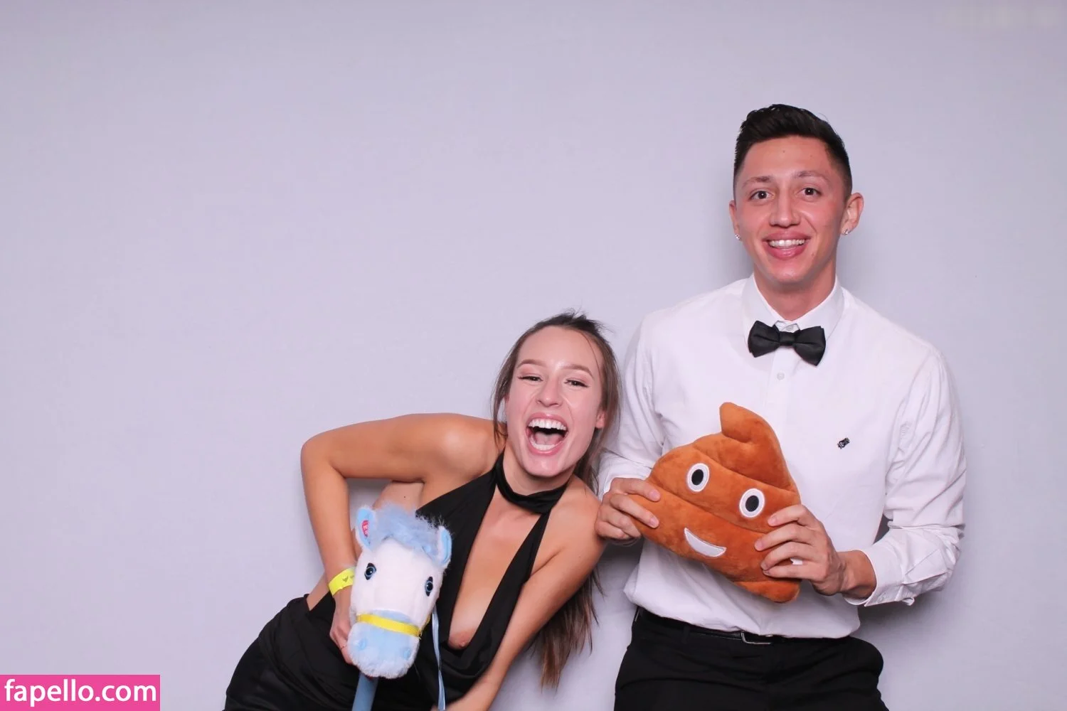 Photobox Flashes Onlyfans Photo Gallery 