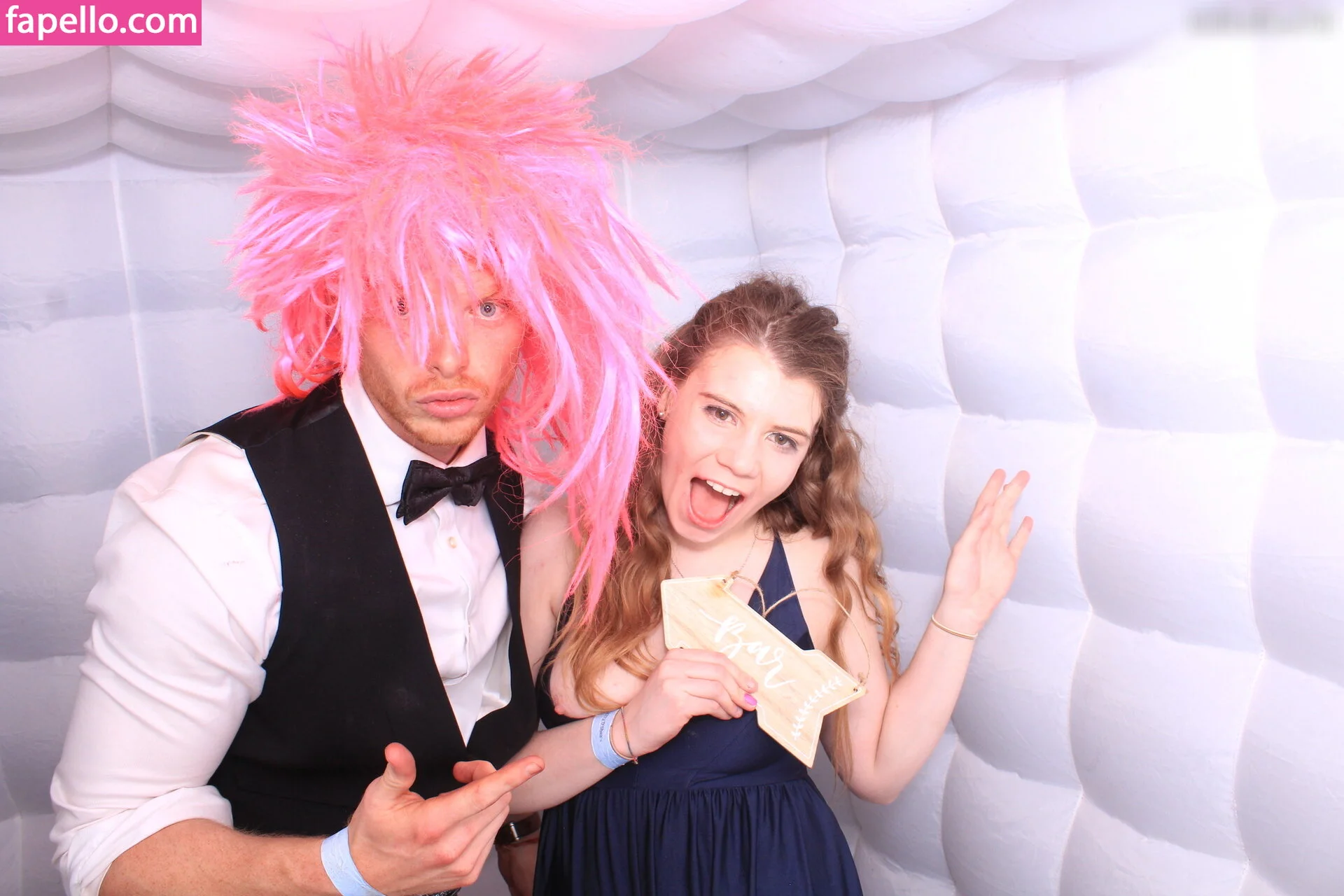 Photobox Flashes Onlyfans Photo Gallery 