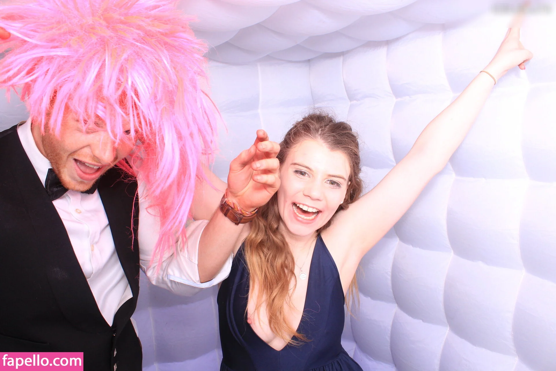 Photobox Flashes Onlyfans Photo Gallery 