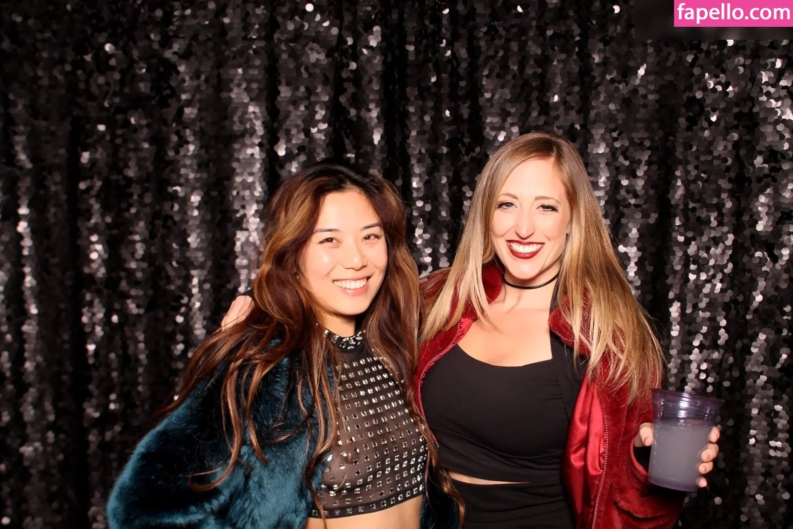 Photobox Flashes Onlyfans Photo Gallery 