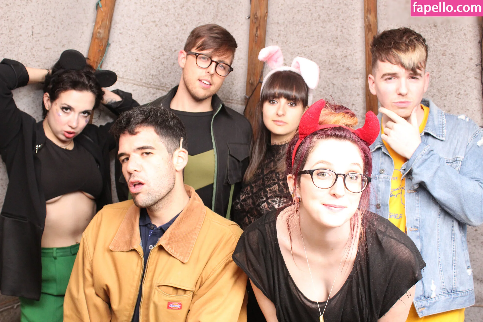 Photobox Flashes Onlyfans Photo Gallery 