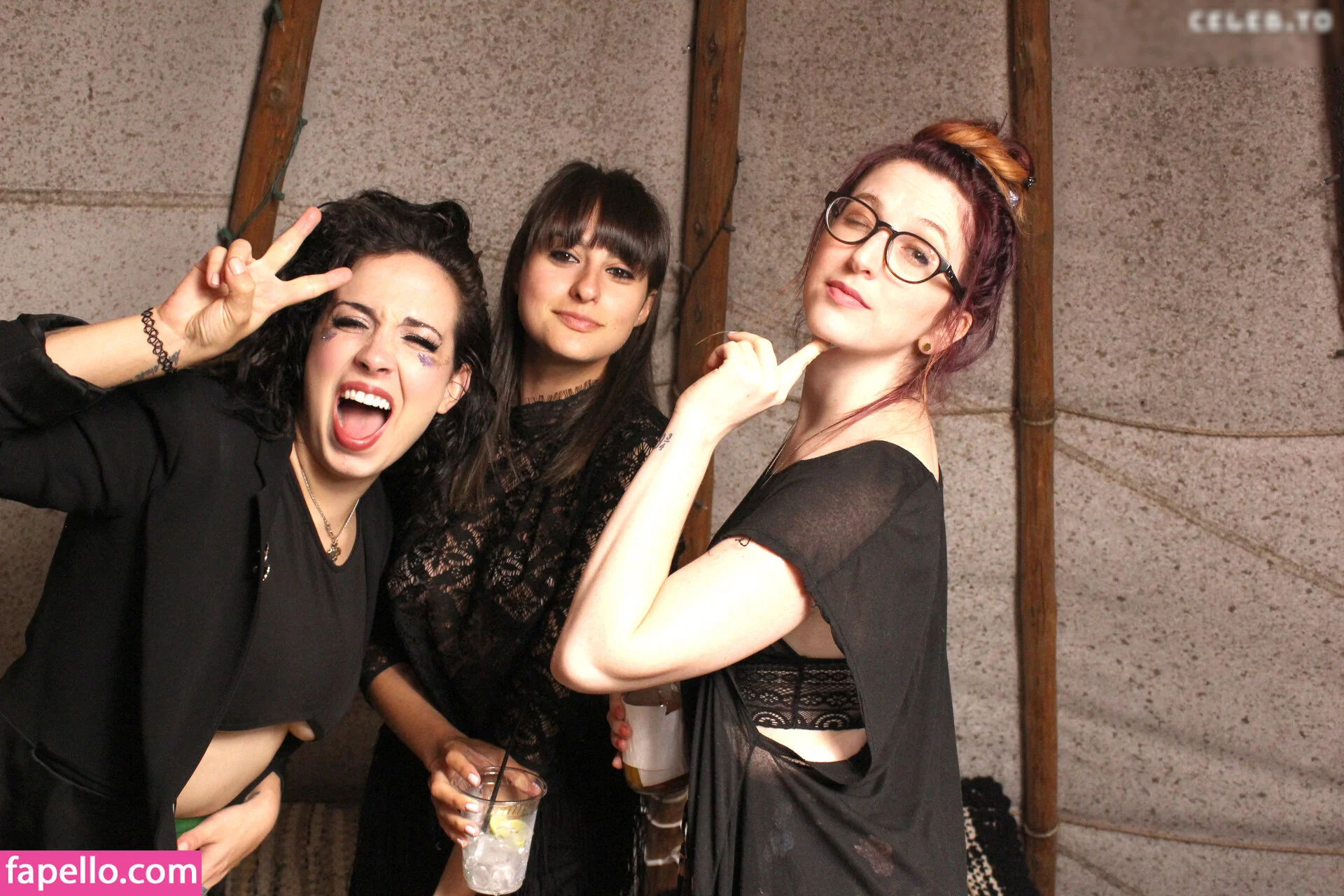 Photobox Flashes Onlyfans Photo Gallery 