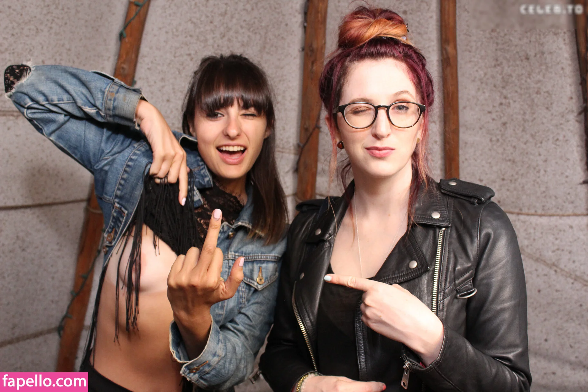 Photobox Flashes Onlyfans Photo Gallery 