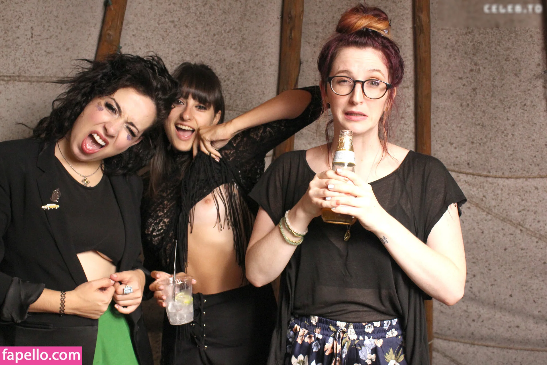 Photobox Flashes Onlyfans Photo Gallery 