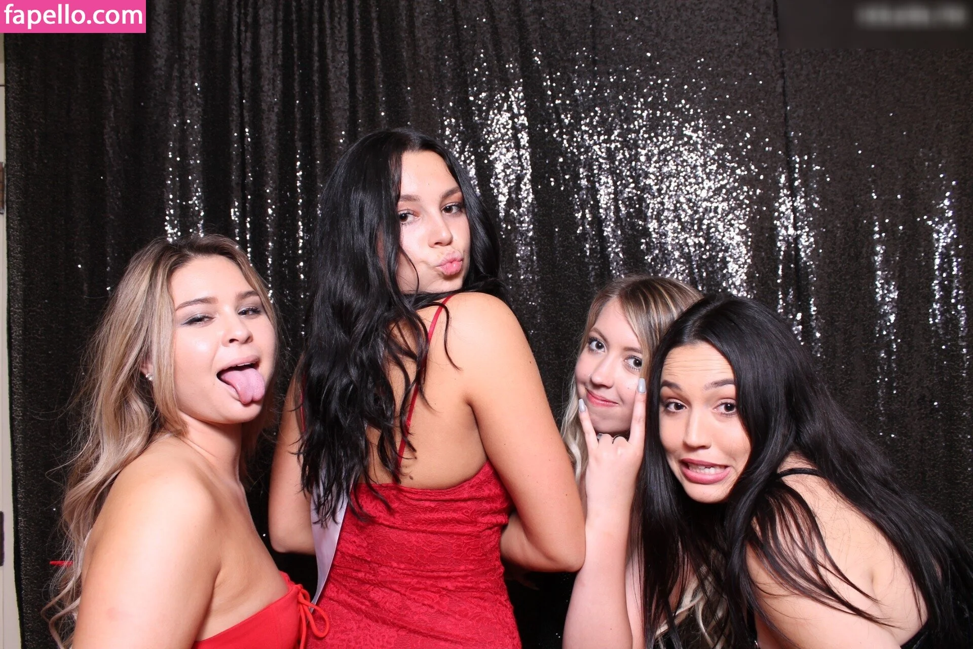 Photobox Flashes Onlyfans Photo Gallery 