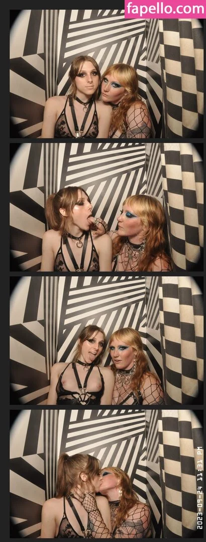 Photobox Flashes Onlyfans Photo Gallery 