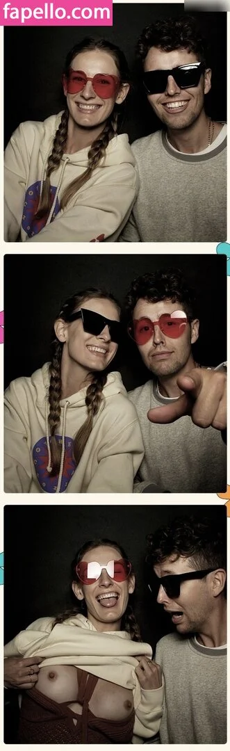 Photobox Flashes Onlyfans Photo Gallery 