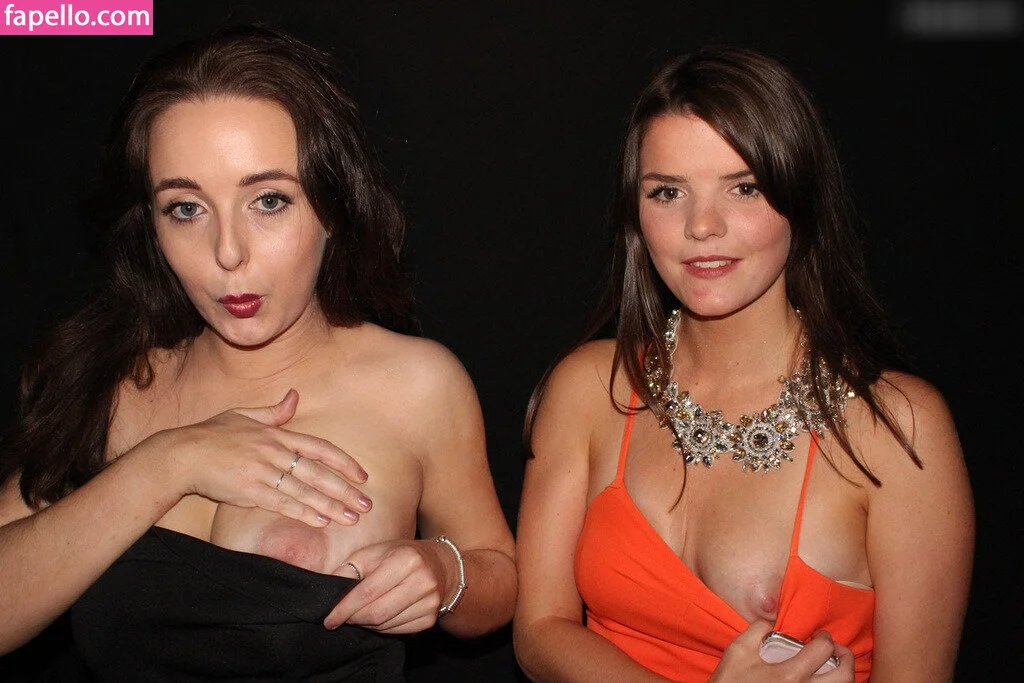 Photobox Flashes Onlyfans Photo Gallery 