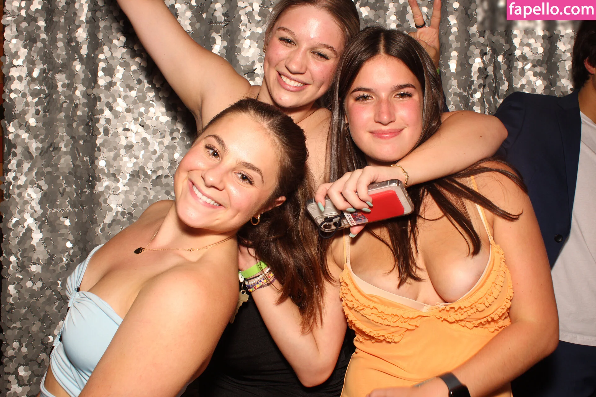 Photobox Flashes Onlyfans Photo Gallery 