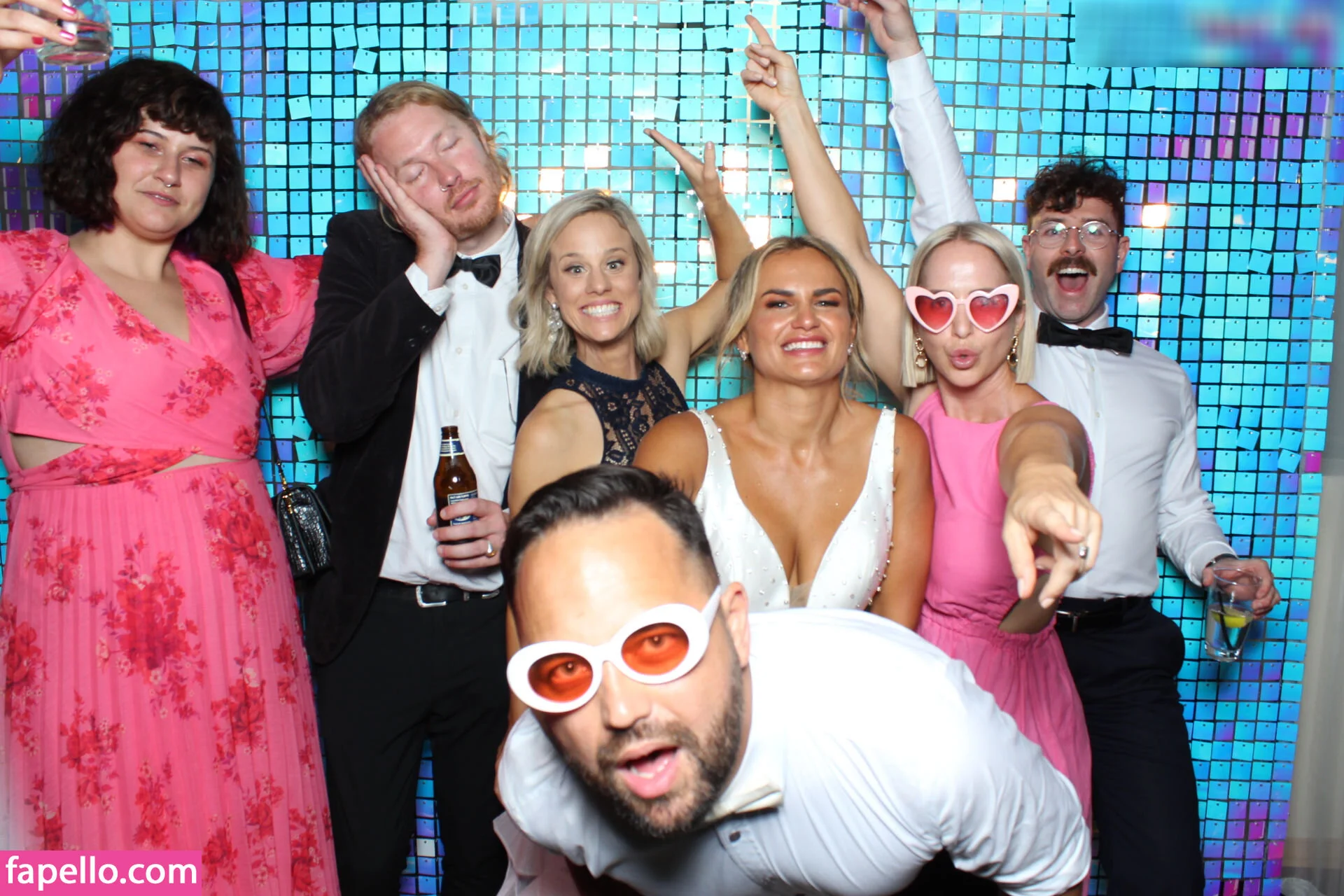 Photobox Flashes Onlyfans Photo Gallery 