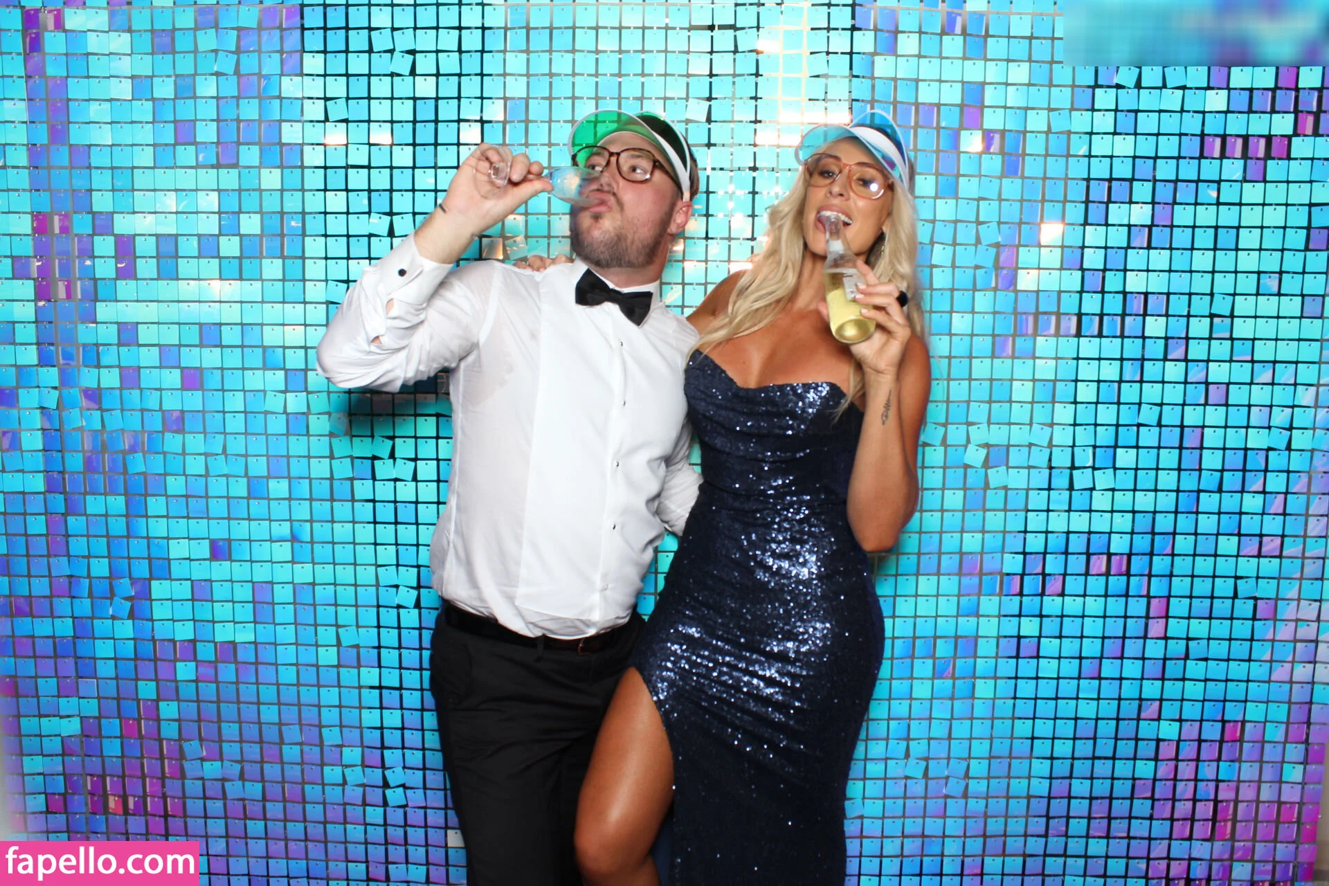 Photobox Flashes Onlyfans Photo Gallery 