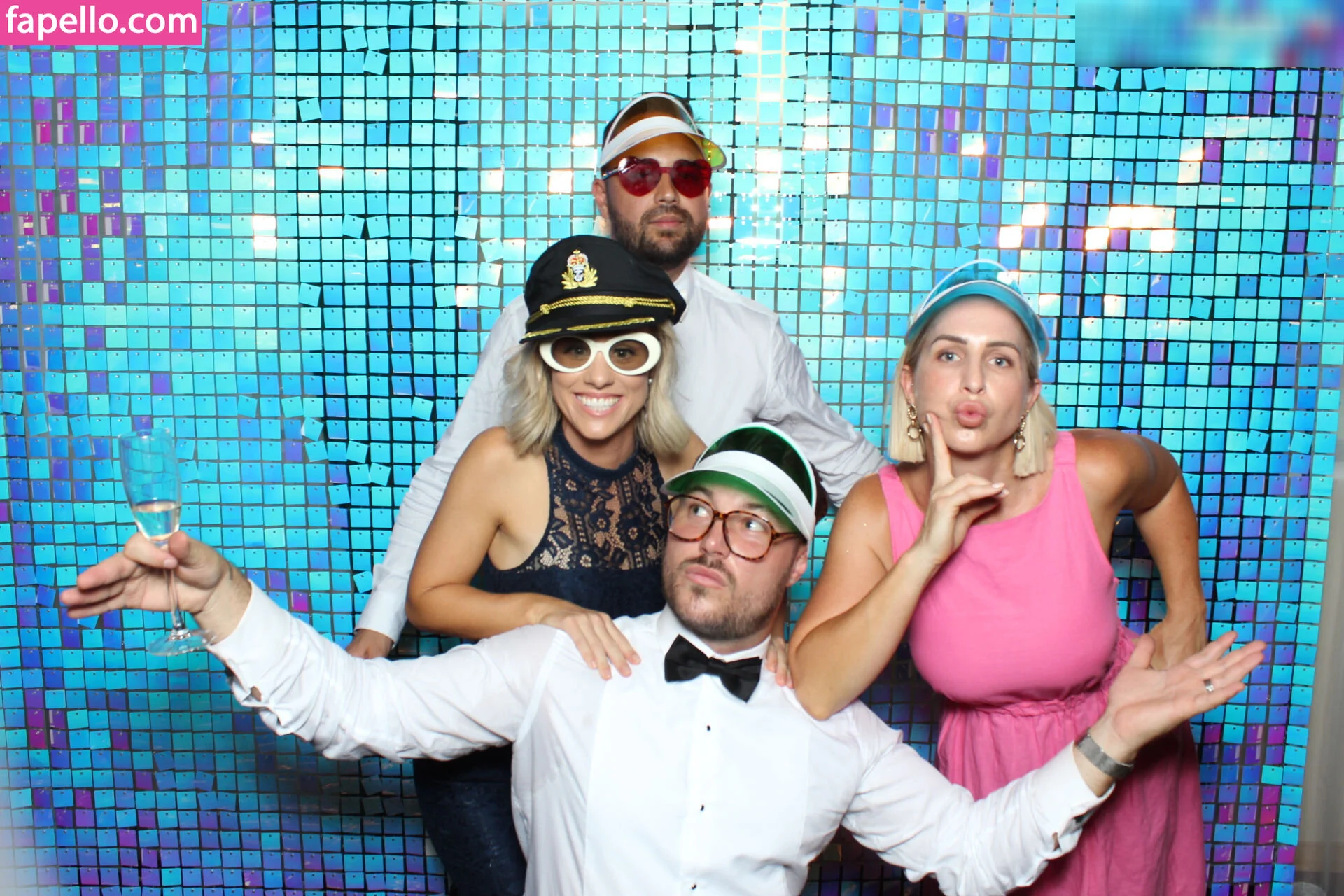 Photobox Flashes Onlyfans Photo Gallery 