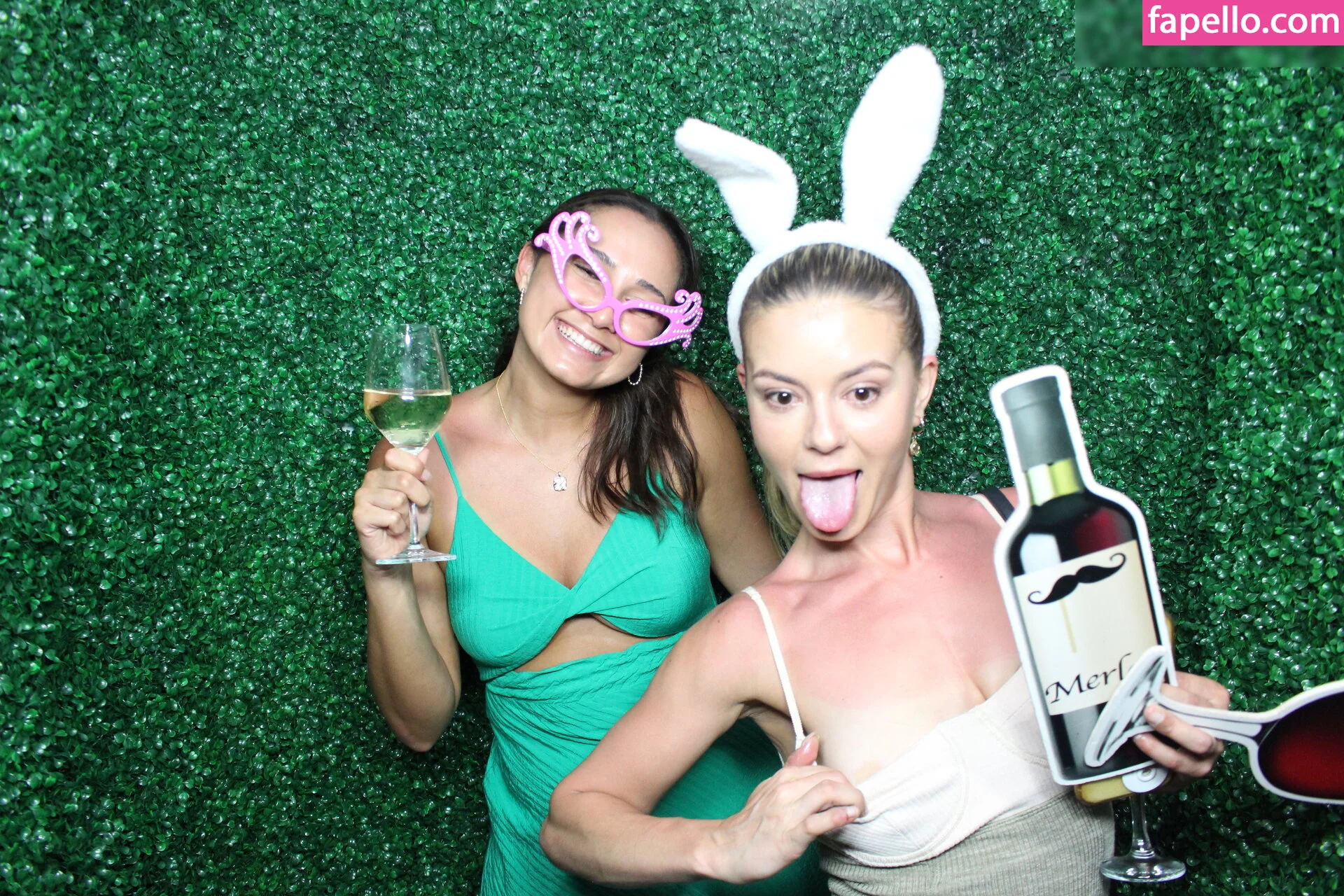 Photobox Flashes Onlyfans Photo Gallery 