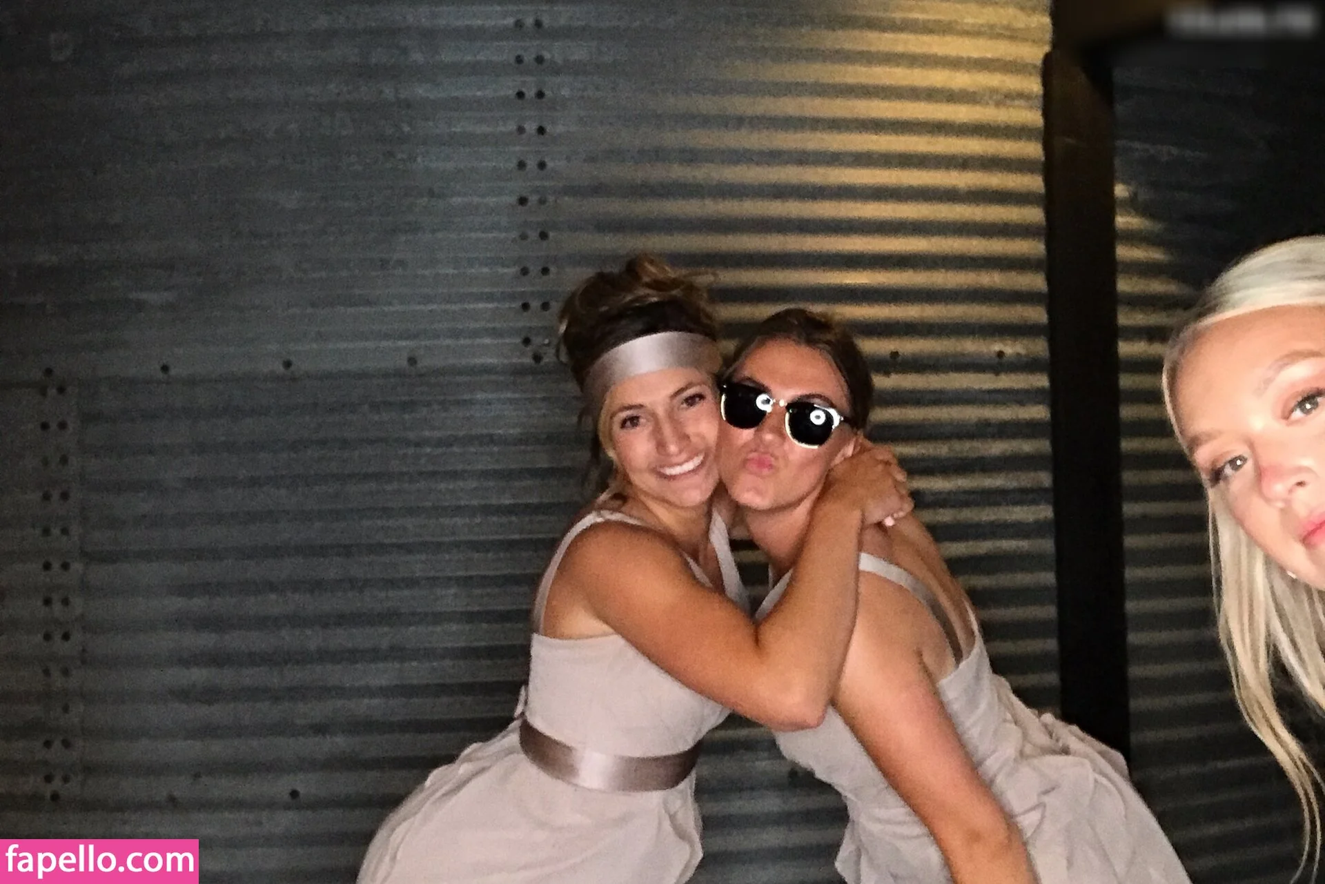 Photobox Flashes Onlyfans Photo Gallery 