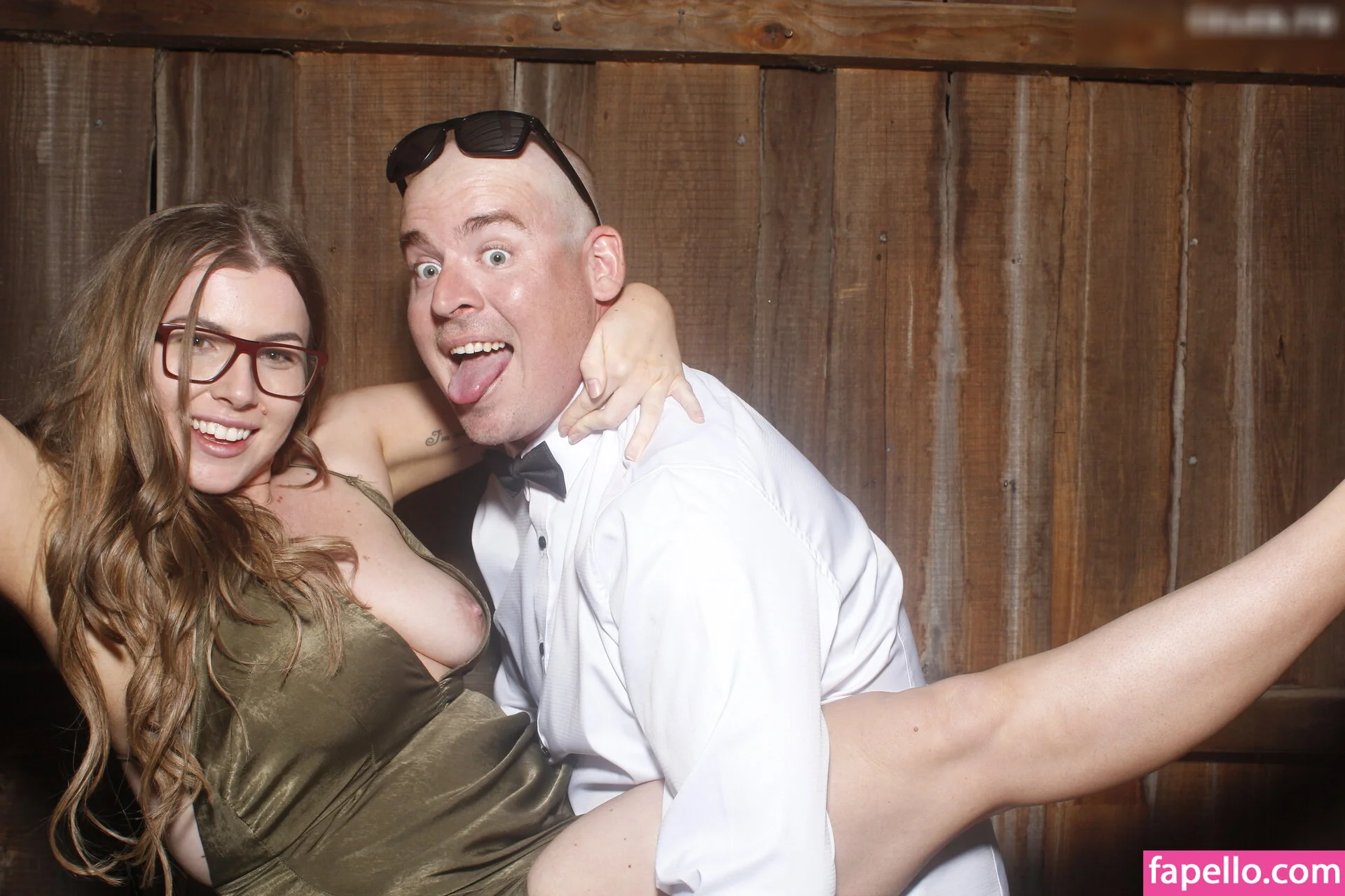 Photobox Flashes Onlyfans Photo Gallery 