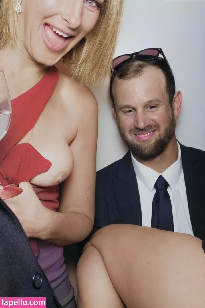 Photobox Flashes Onlyfans Photo Gallery 