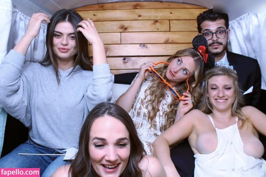 Photobox Flashes Onlyfans Photo Gallery 