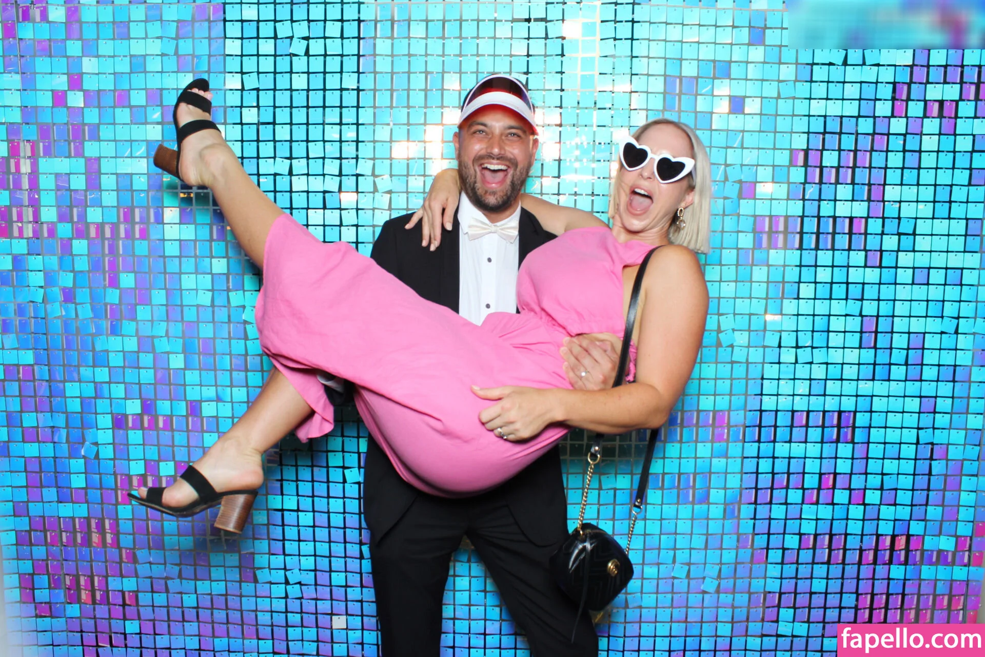 Photobox Flashes Onlyfans Photo Gallery 