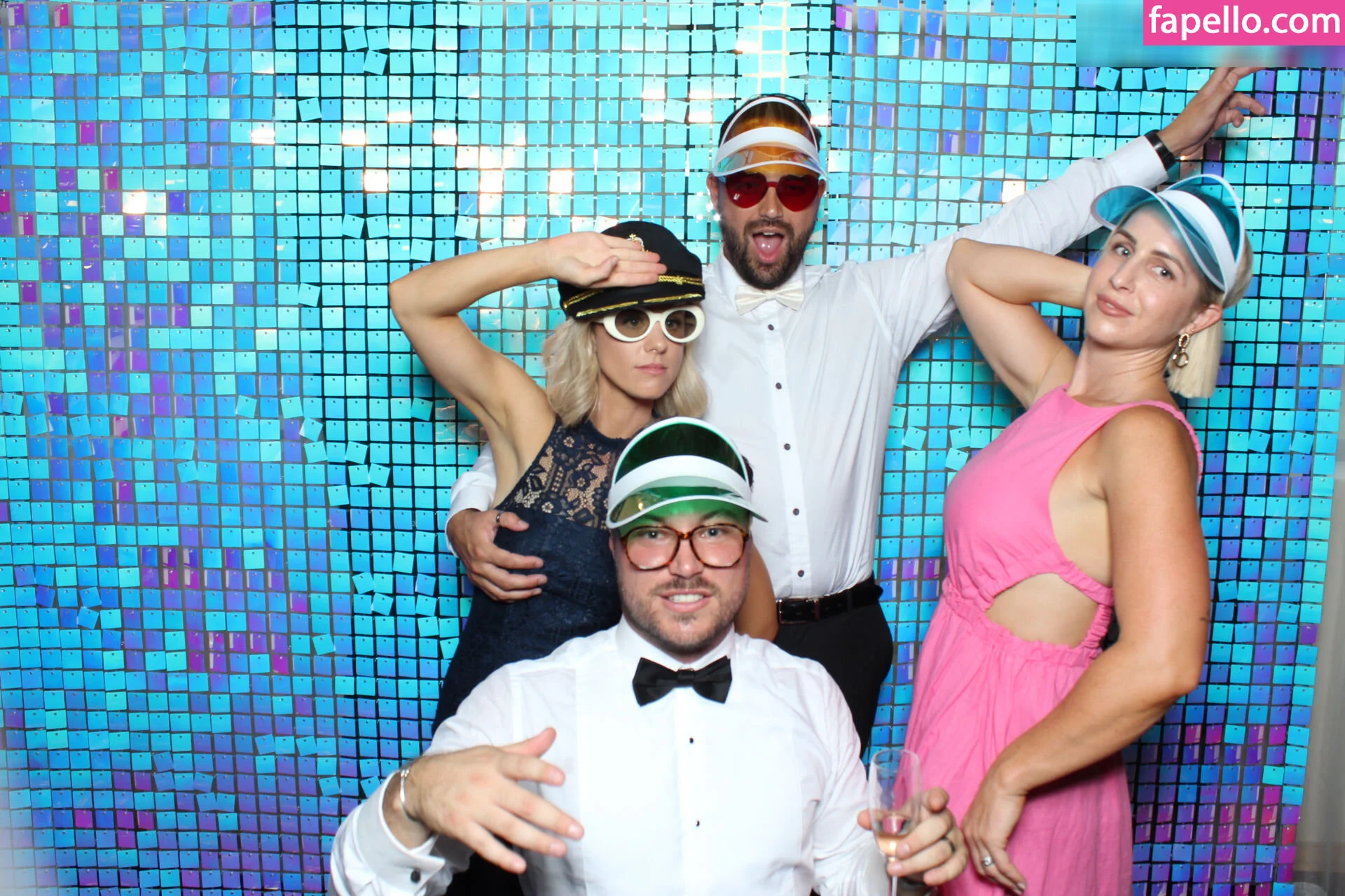 Photobox Flashes Onlyfans Photo Gallery 