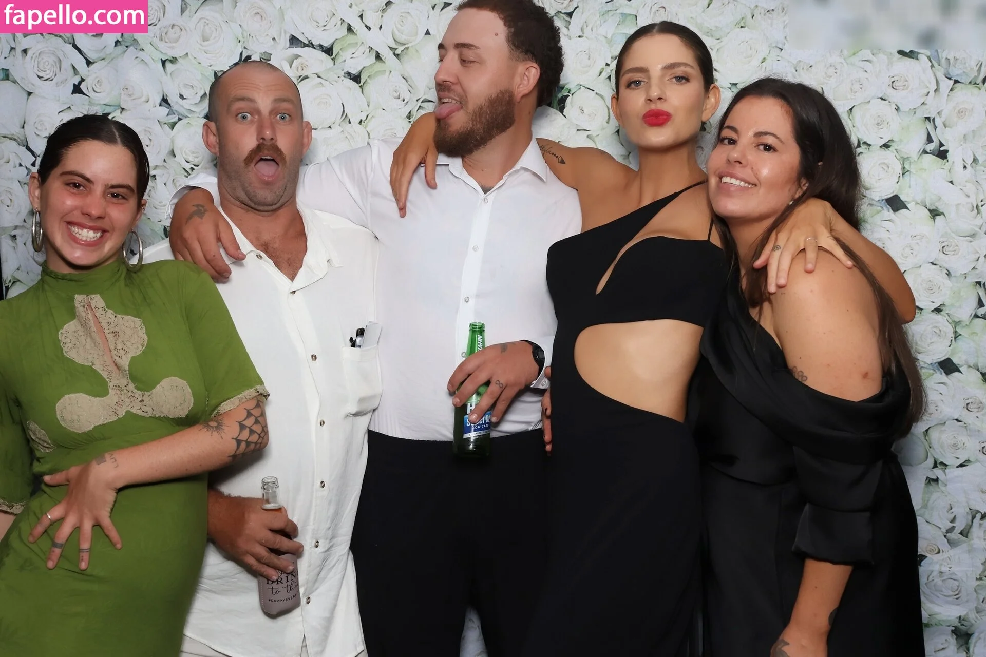 Photobox Flashes Onlyfans Photo Gallery 