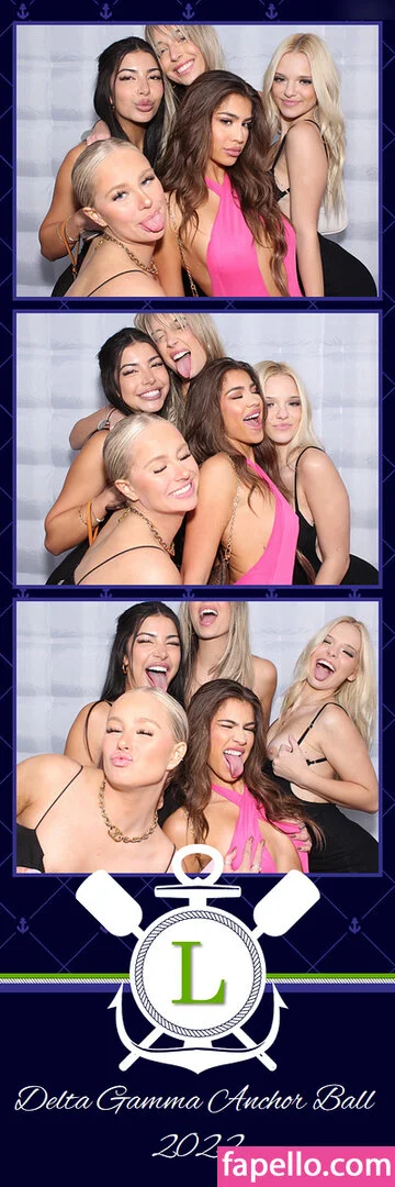 Photobox Flashes Onlyfans Photo Gallery 