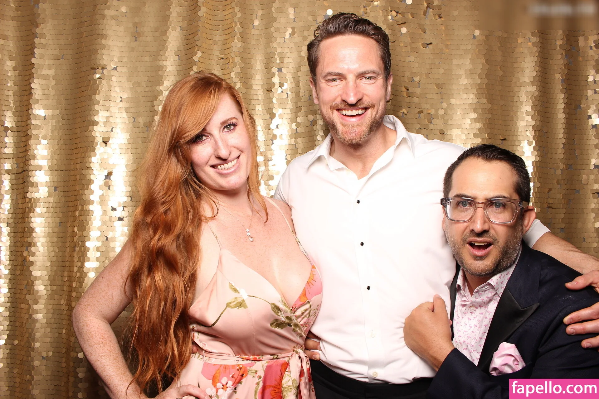 Photobox Flashes Onlyfans Photo Gallery 