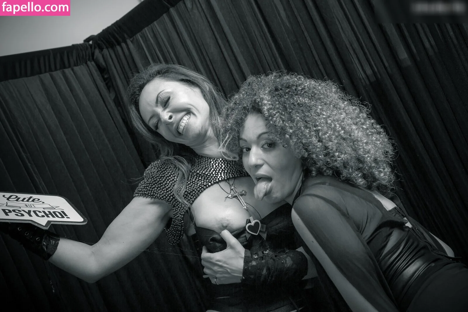 Photobox Flashes Onlyfans Photo Gallery 