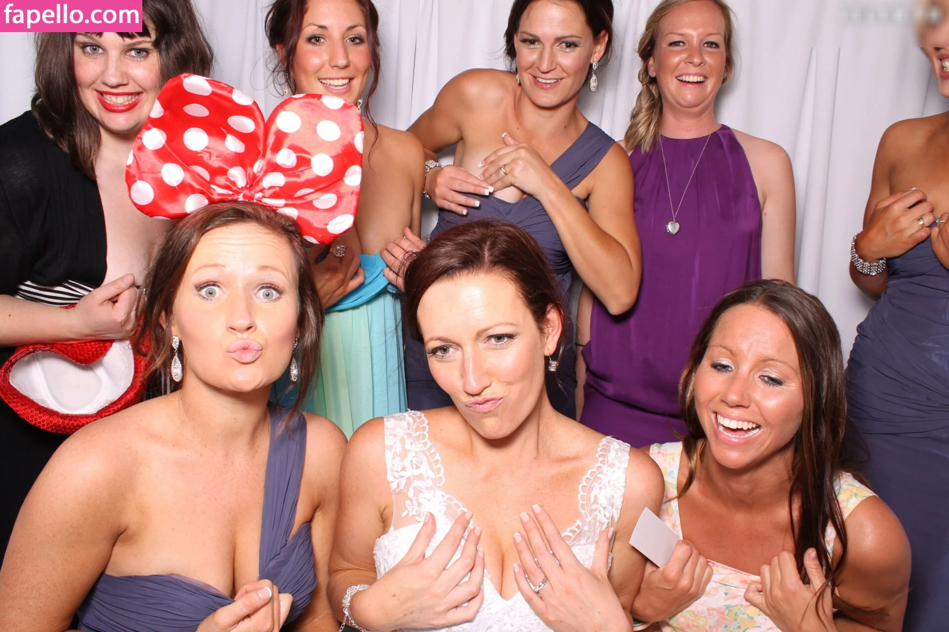 Photobox Flashes Onlyfans Photo Gallery 