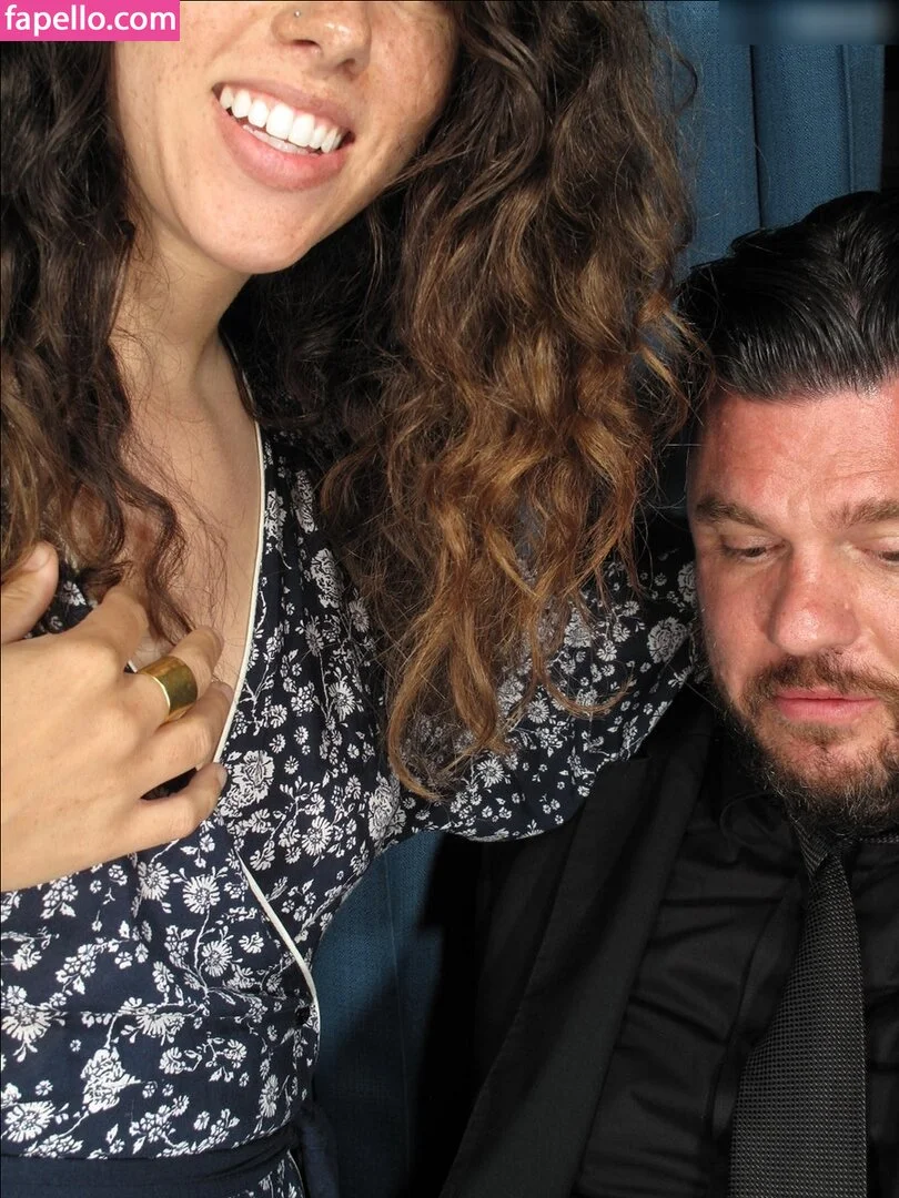 Photobox Flashes Onlyfans Photo Gallery 