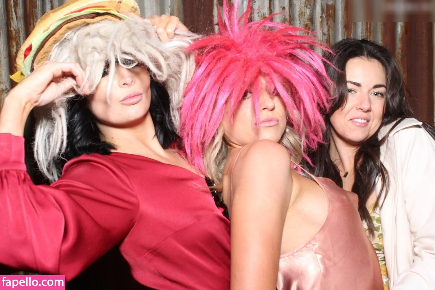 Photobox Flashes Onlyfans Photo Gallery 