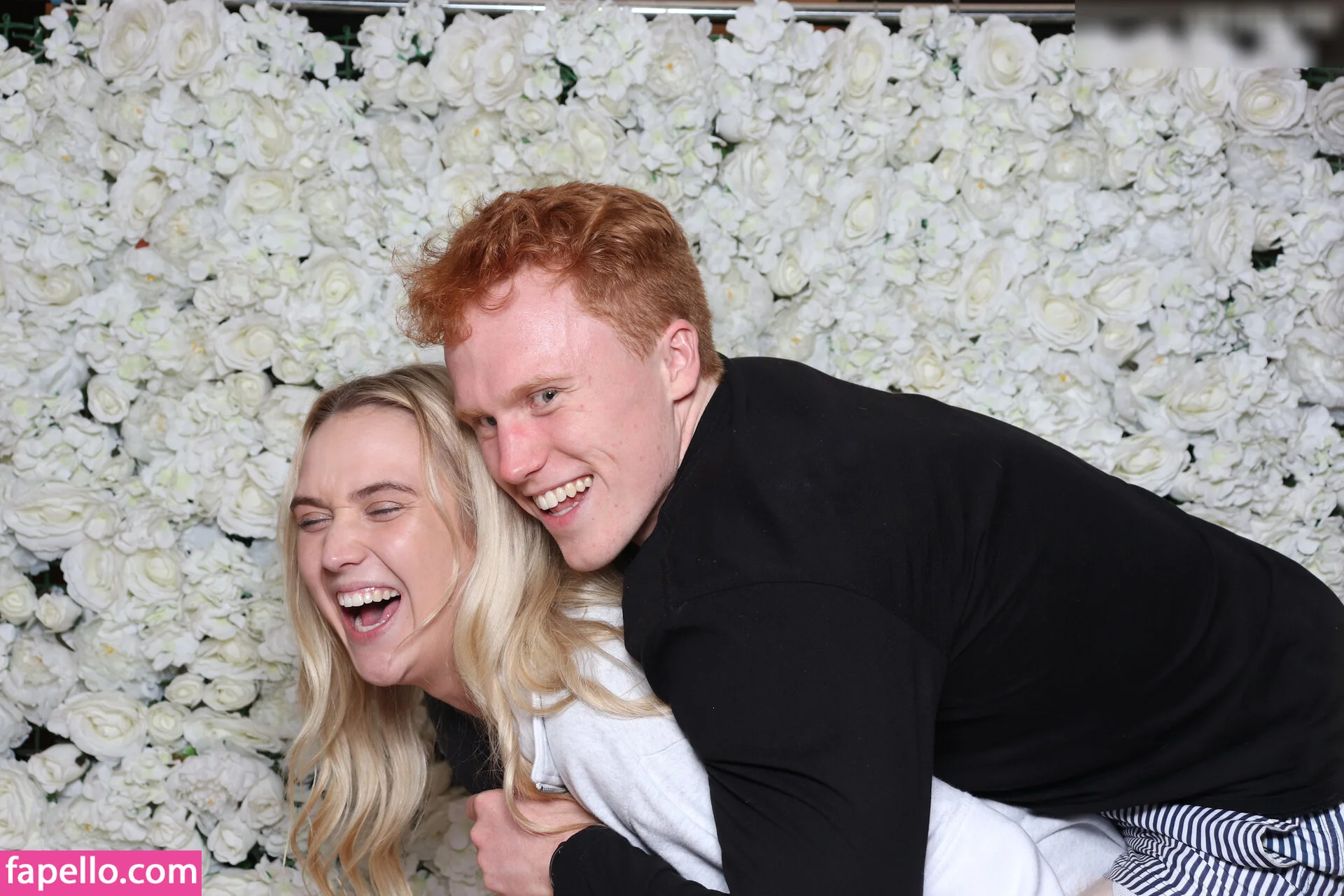 Photobox Flashes Onlyfans Photo Gallery 