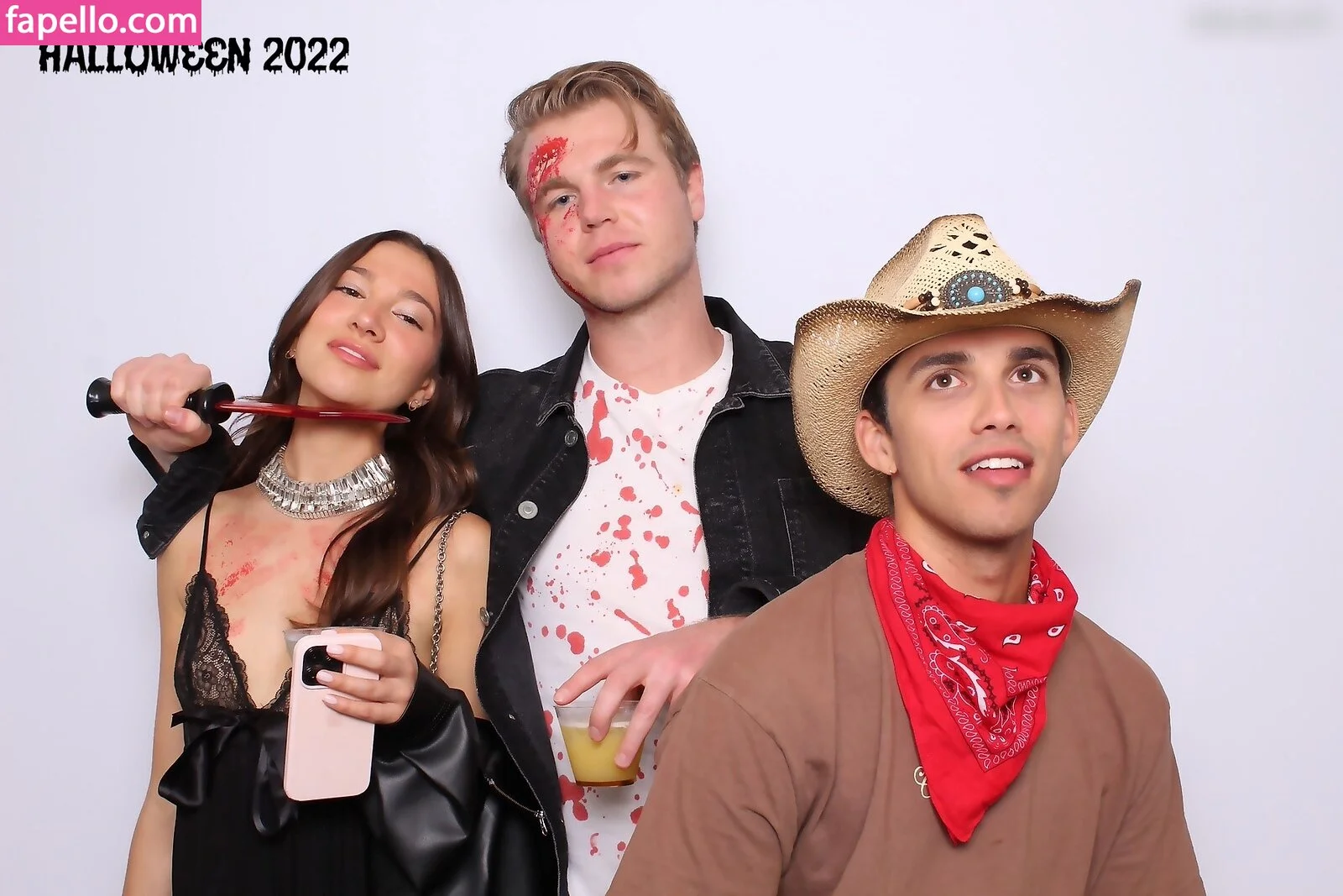 Photobox Flashes Onlyfans Photo Gallery 