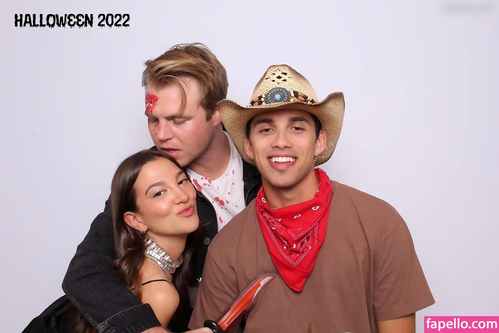 Photobox Flashes Onlyfans Photo Gallery 