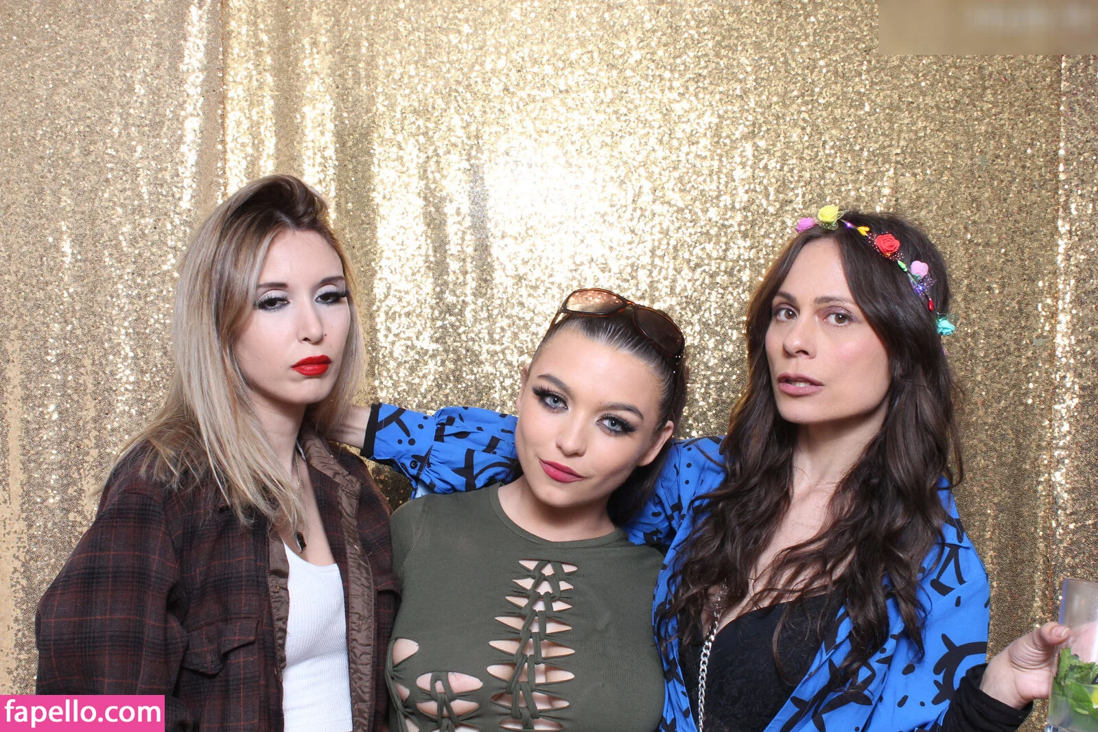 Photobox Flashes Onlyfans Photo Gallery 