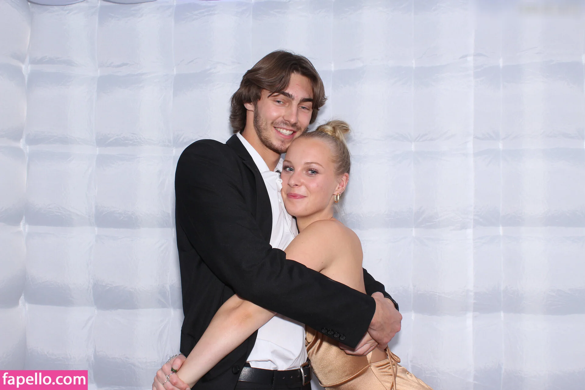 Photobox Flashes Onlyfans Photo Gallery 