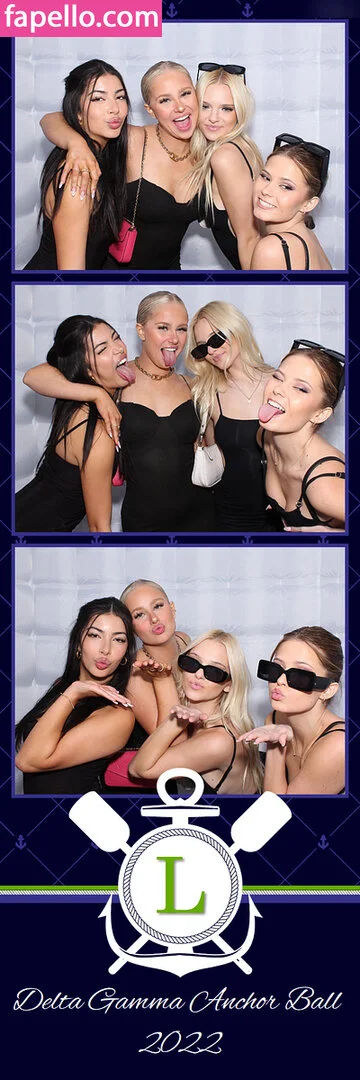 Photobox Flashes Onlyfans Photo Gallery 