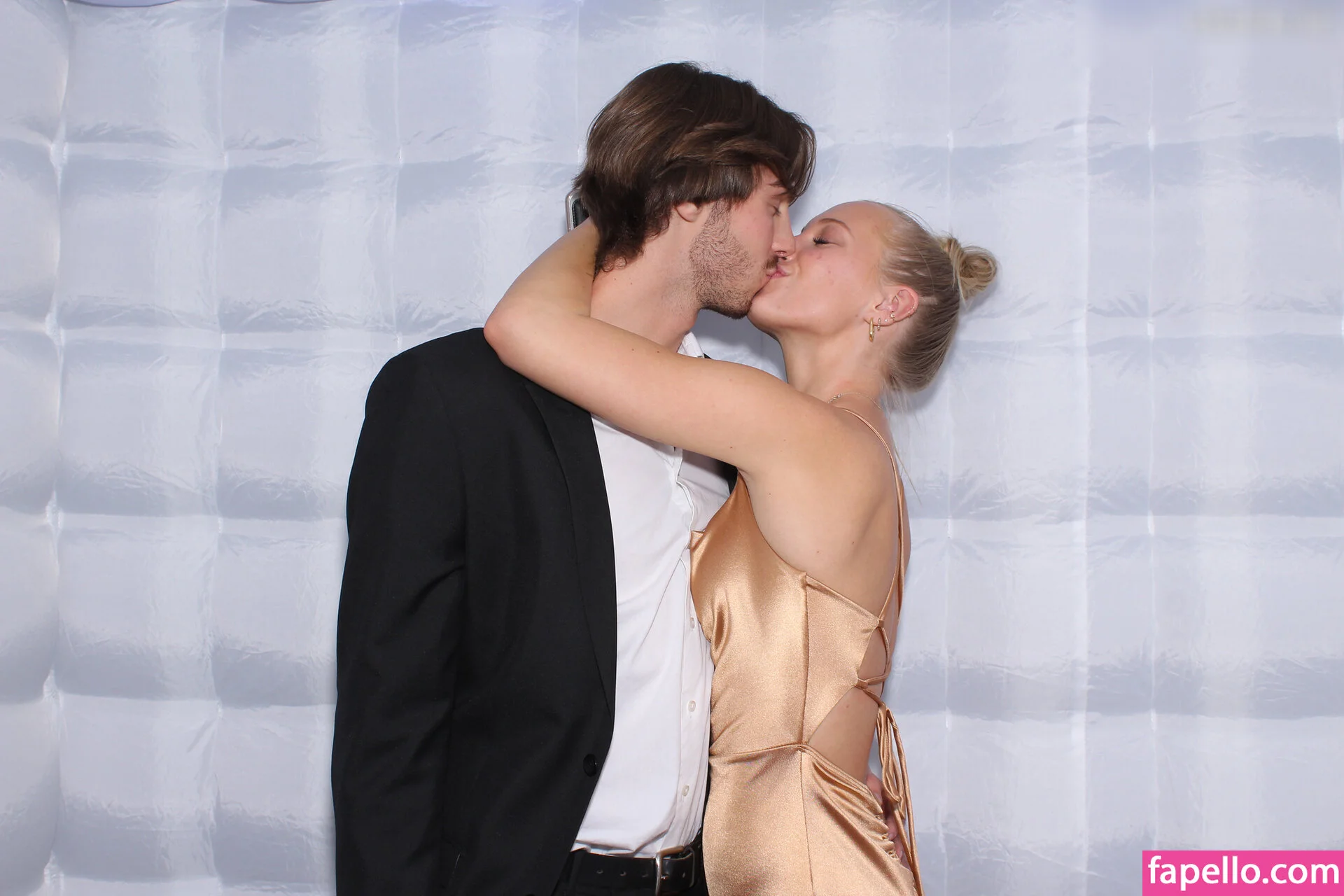 Photobox Flashes Onlyfans Photo Gallery 