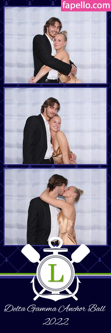 Photobox Flashes Onlyfans Photo Gallery 