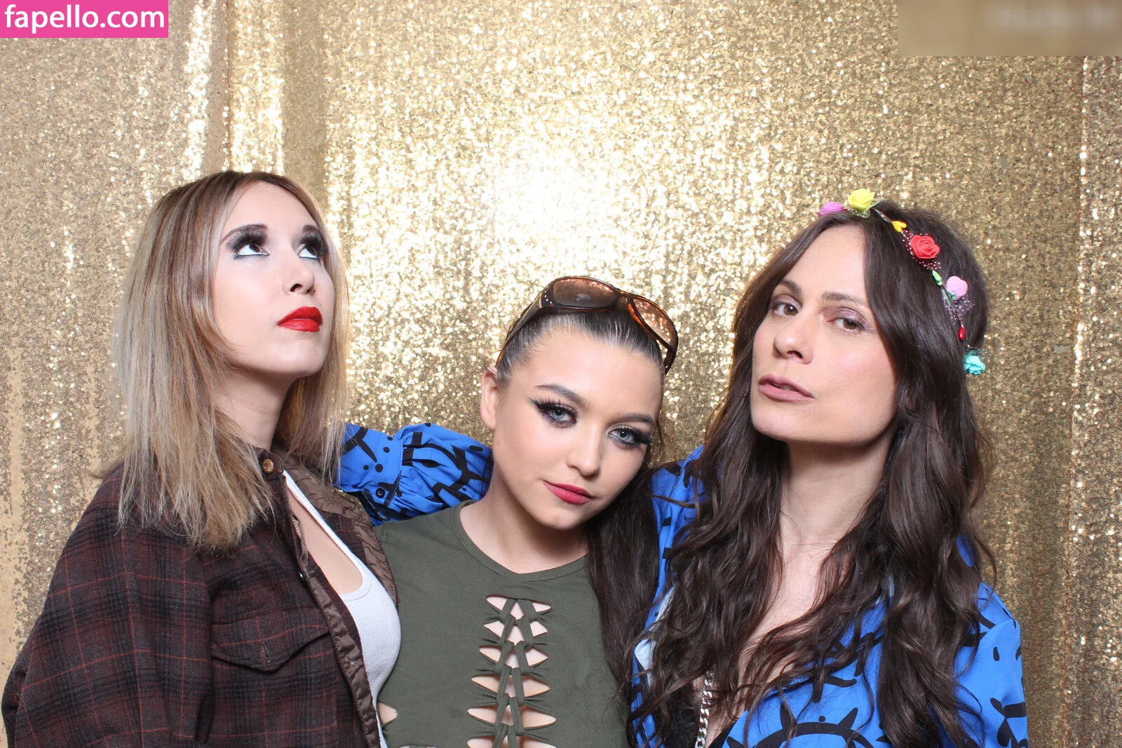 Photobox Flashes Onlyfans Photo Gallery 