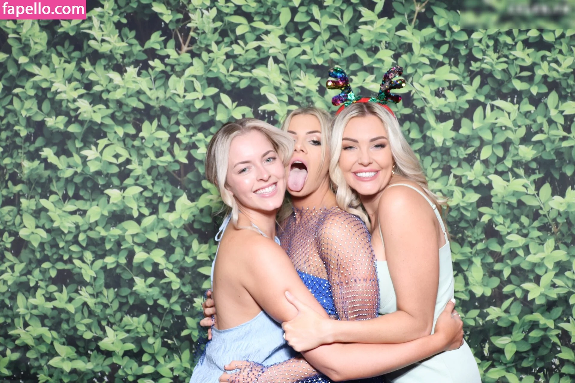 Photobox Flashes Onlyfans Photo Gallery 